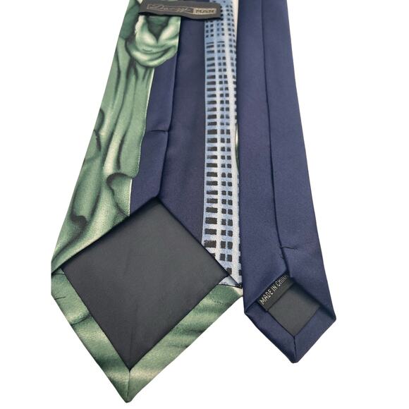 New Tie Statue of Liberty and New York Skyline Tie 58"L x 3.25"W - Picture 3 of 7
